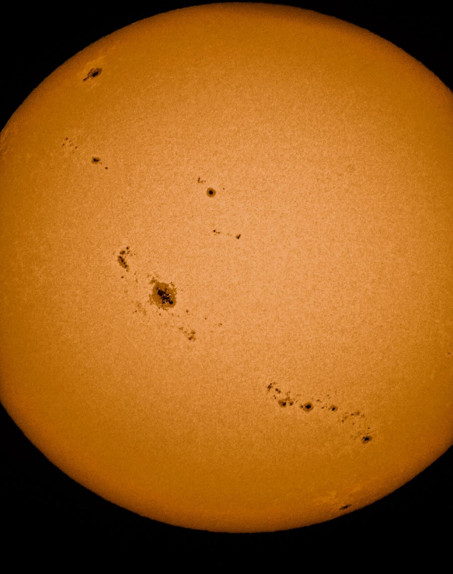 ( Sun ) wonderful giant Sunspot sequence on the Sun Sicily -Italy RAGUSA   19:00  09.08.2024