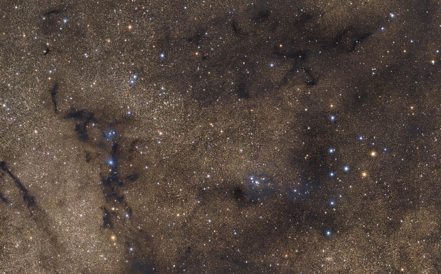 Coathanger, Loch Ness Nebula, and many more LDNs and LBNs in the constellation Vulpecula